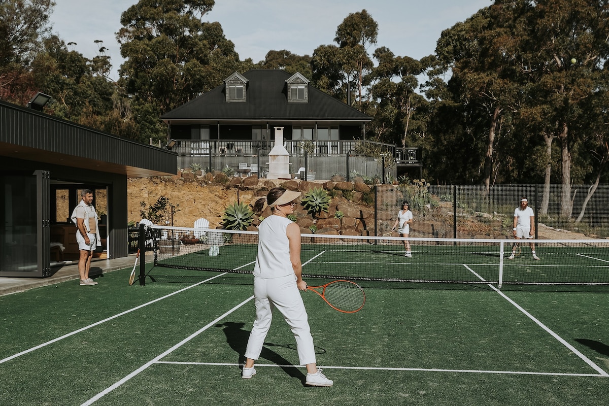 The Chalet & The Pavilion (Tennis Court & Sauna)