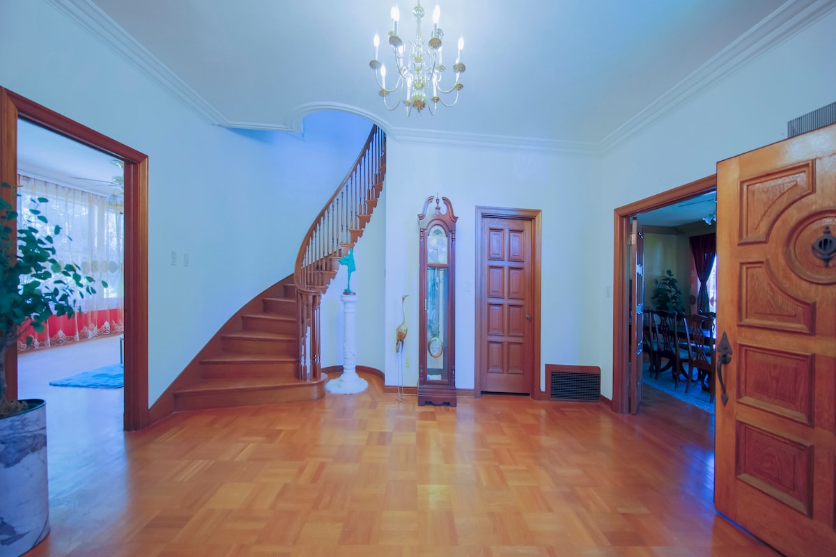 Yellow stone room Room with private bathroom