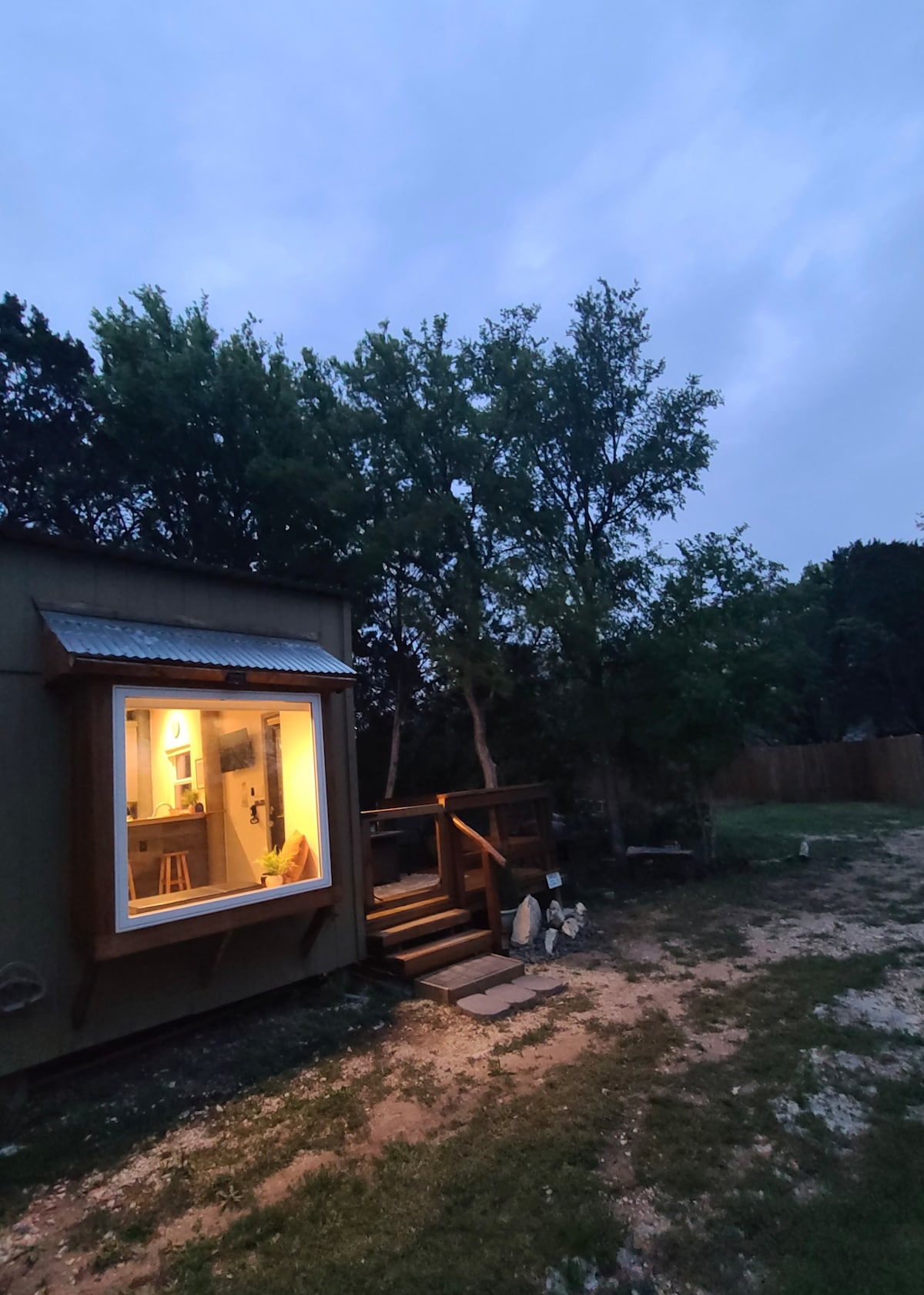 The Night Sky Nest - New Cabin w/ deck & views