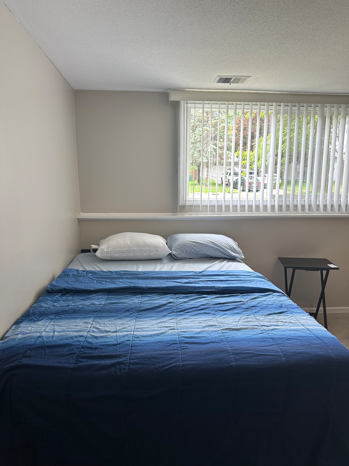 Furnished room for short stay