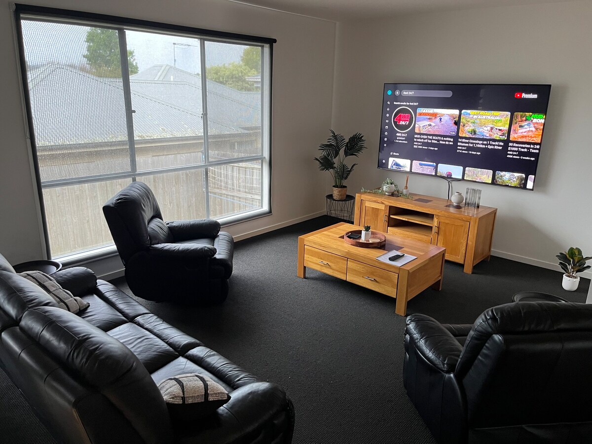 Central Gisborne Easy 2 min walk to cafes and bars