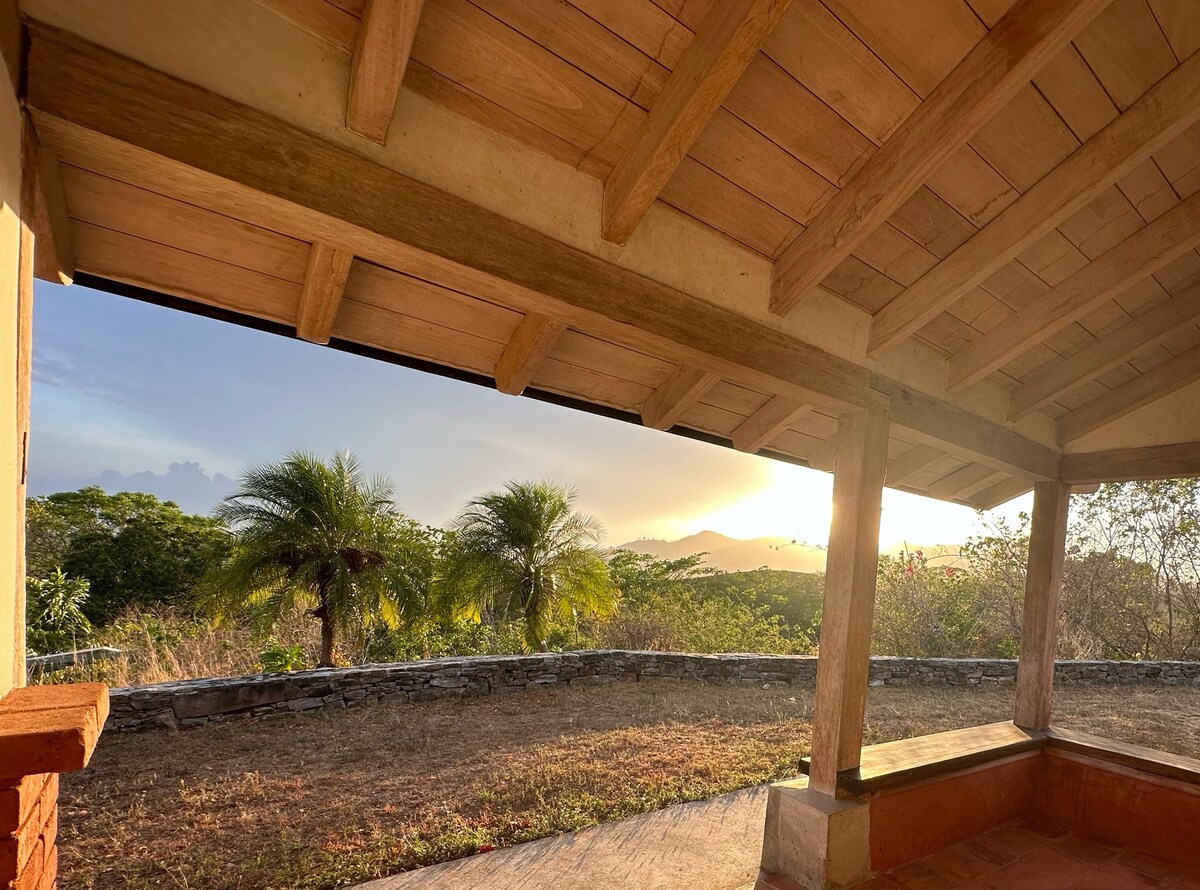 Cozy & tranquil cabana in Cañas