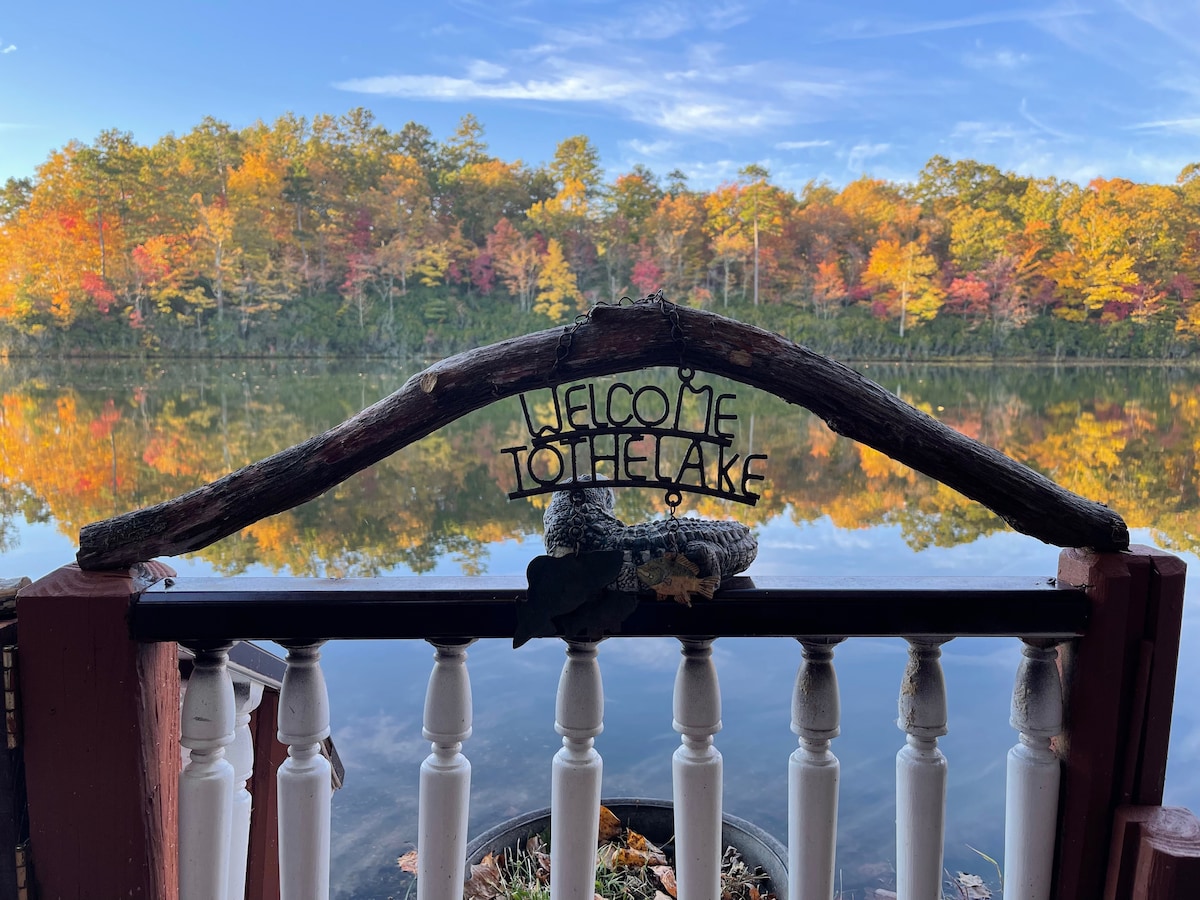 Magical Lakefront Mountain Retreat