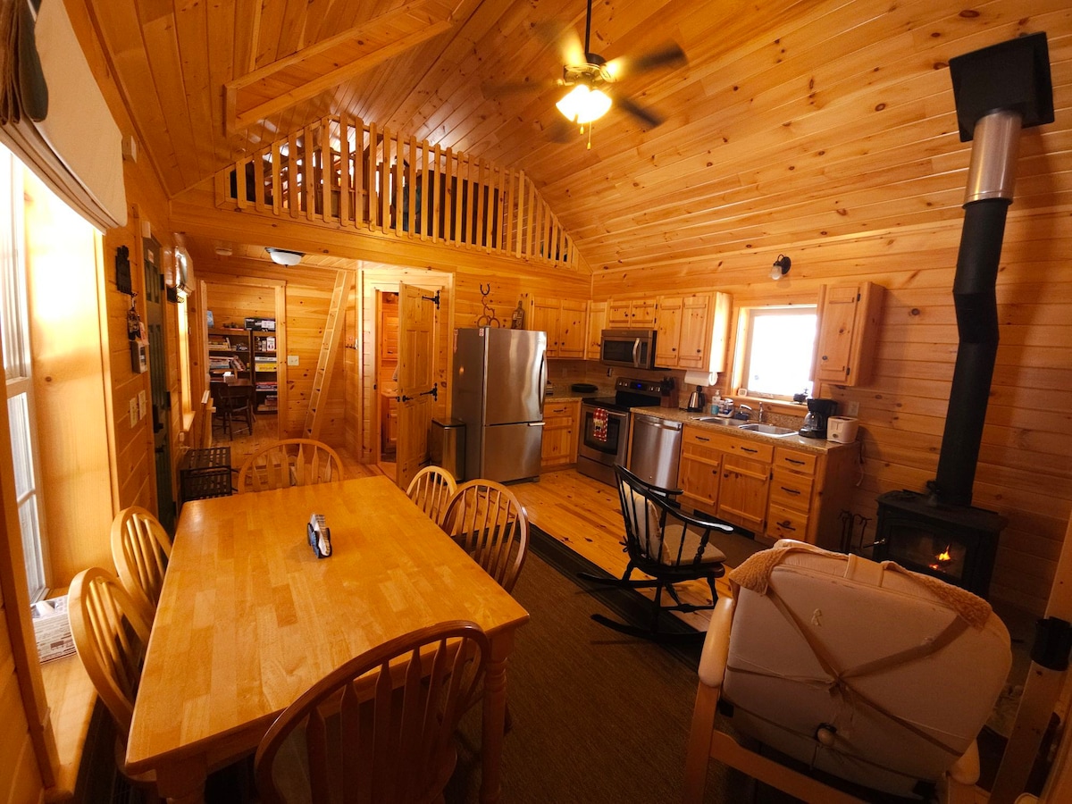 Quiet Cozy Mountain Cabin Hideaway