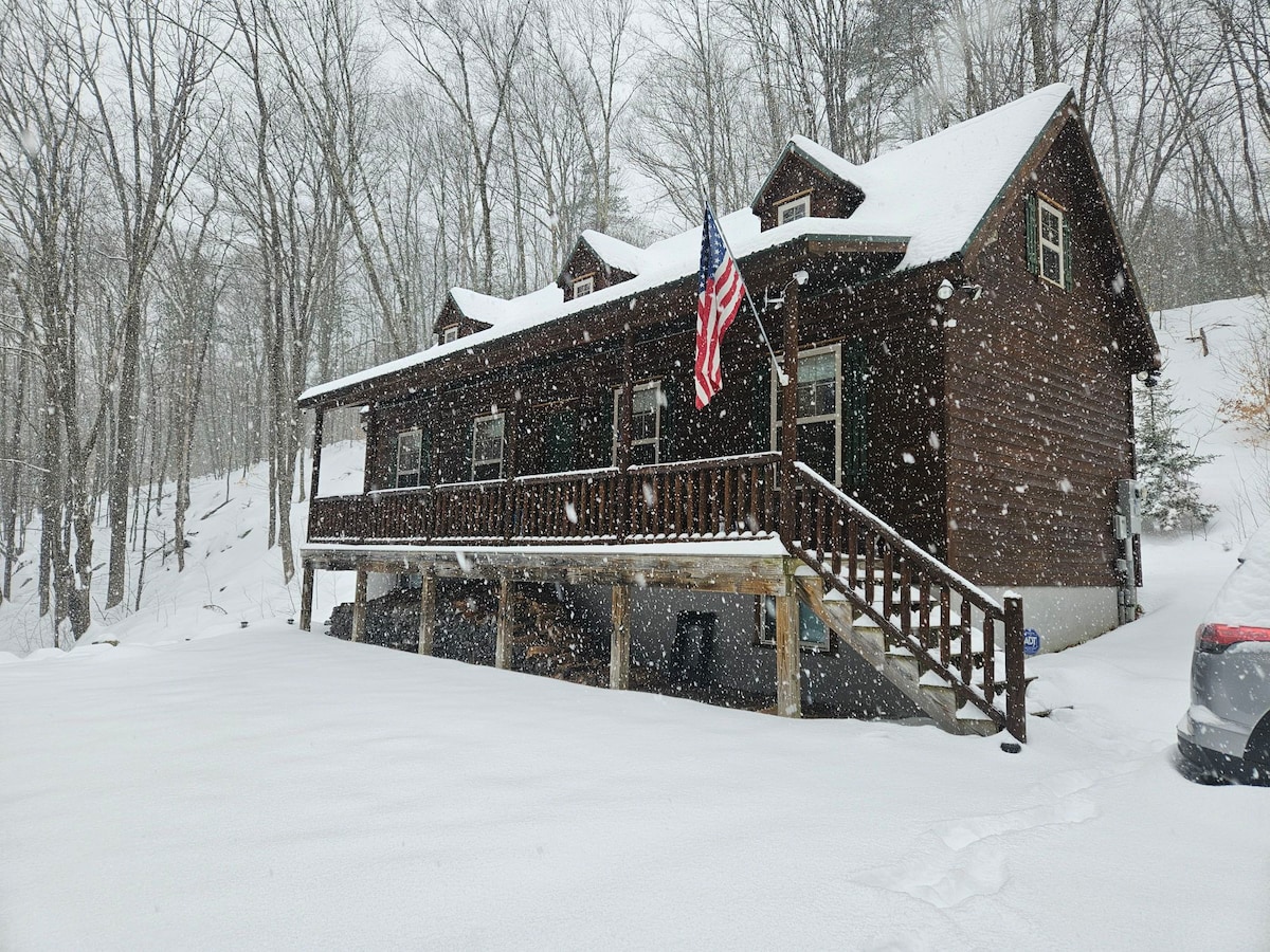 Quiet Cozy Mountain Cabin Hideaway