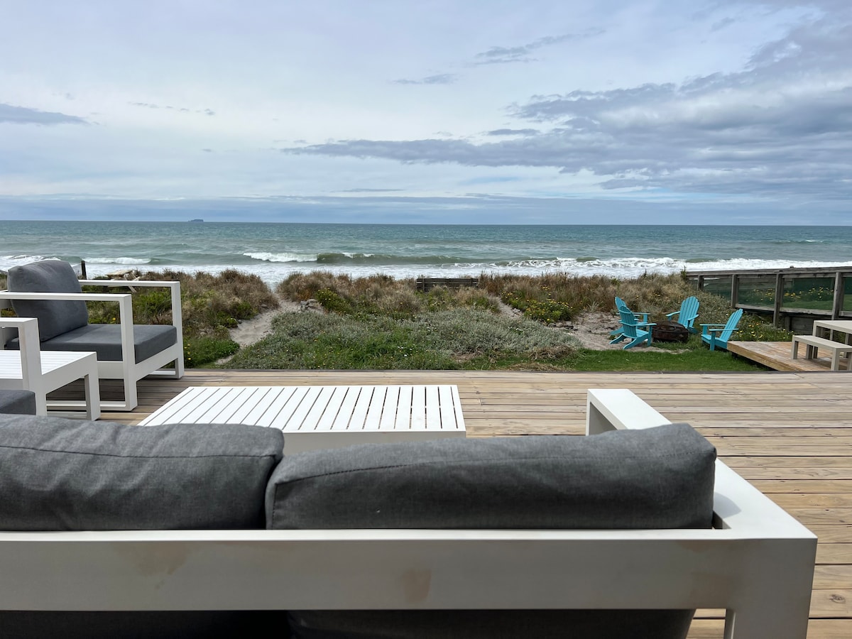 Absolute oceanfront bliss - relax and rejuvenate
