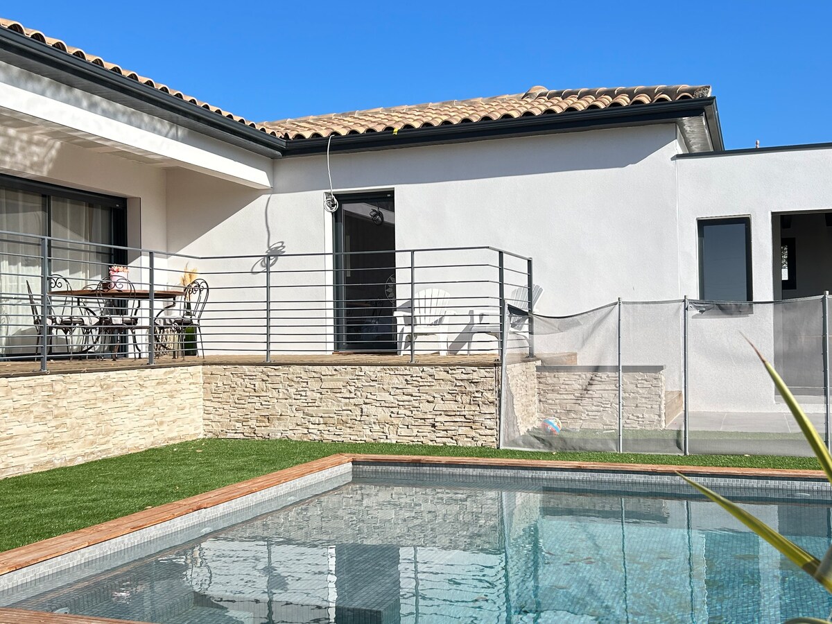 Villa contemporaine avec piscine
