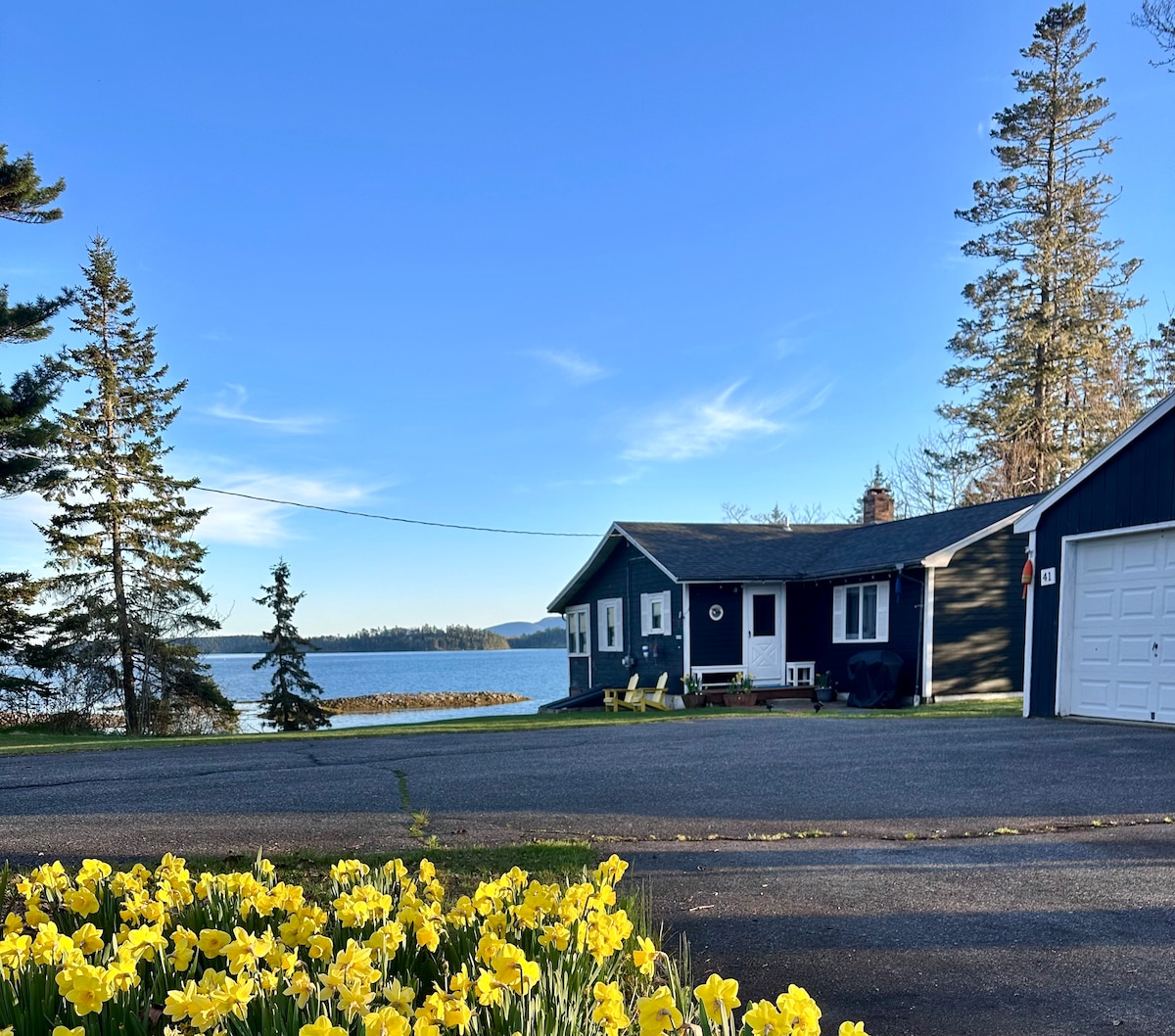 Gordon Cottage on Flanders Bay