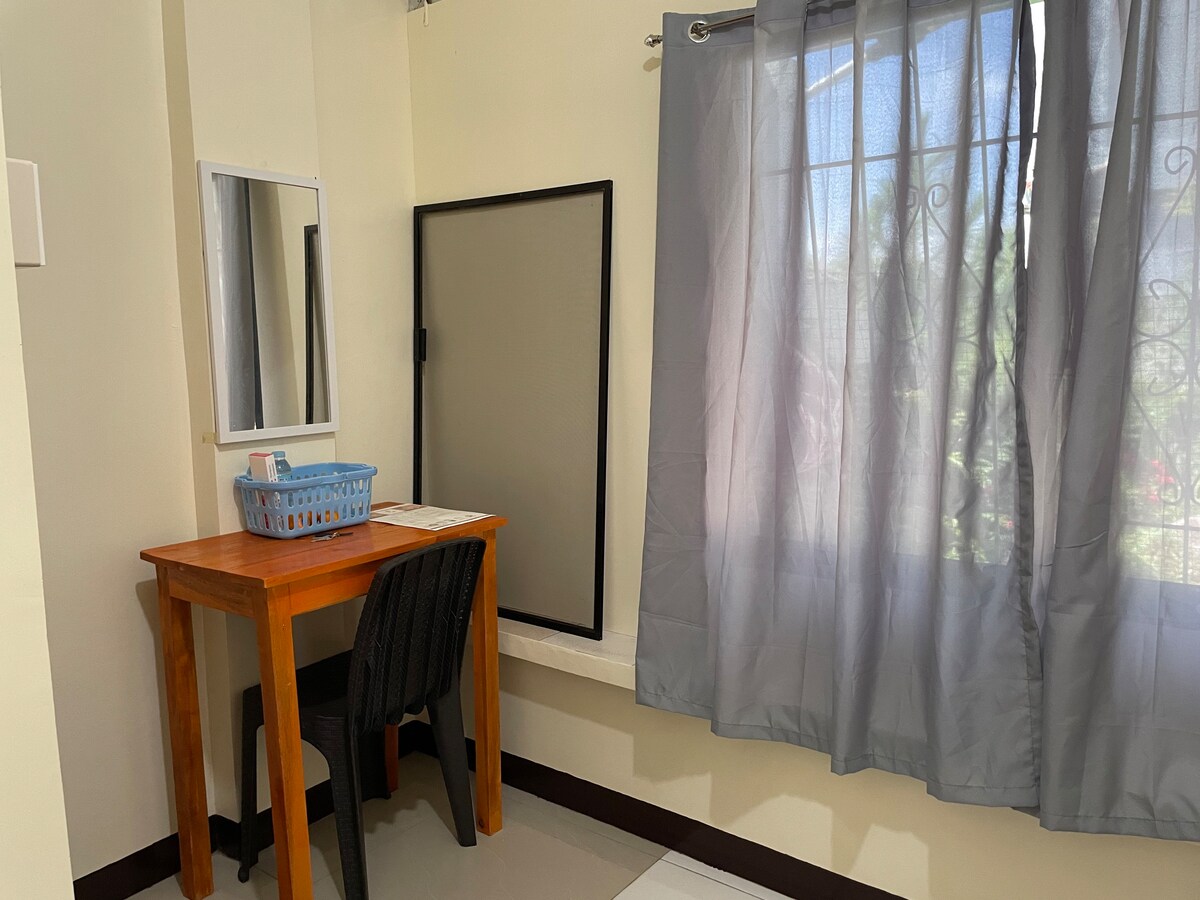 Small Room in Banaybanay