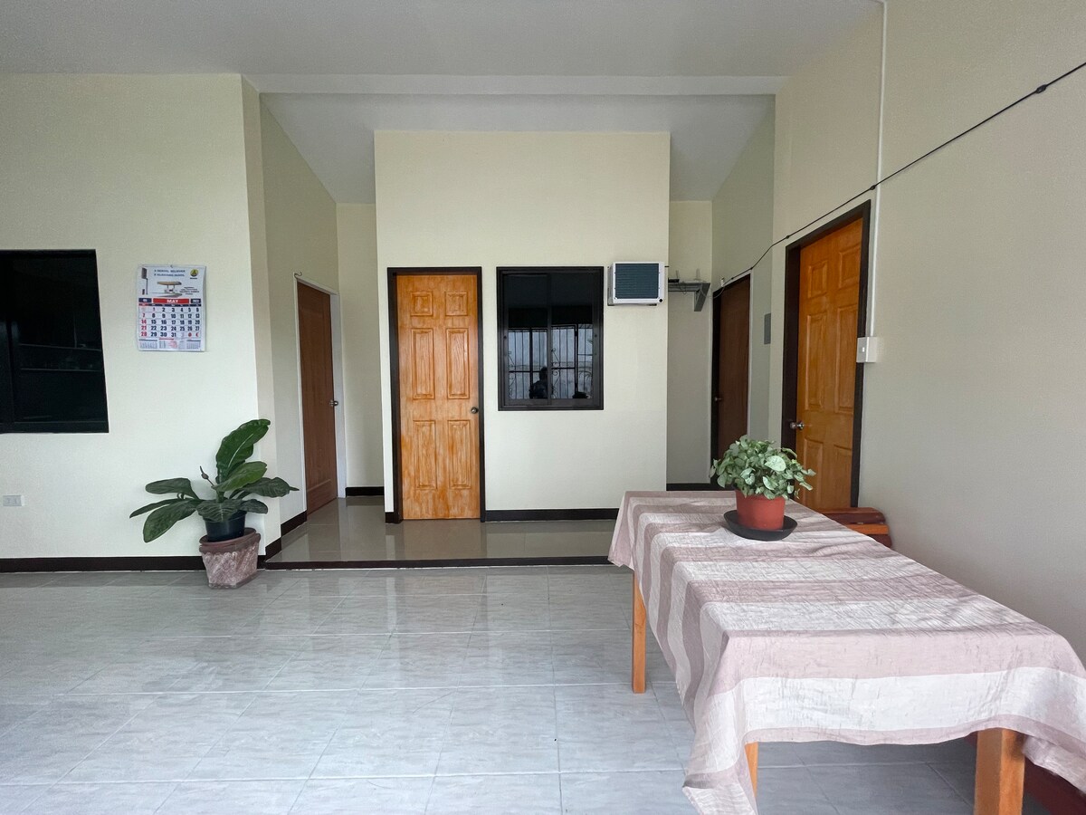 Small Room in Banaybanay