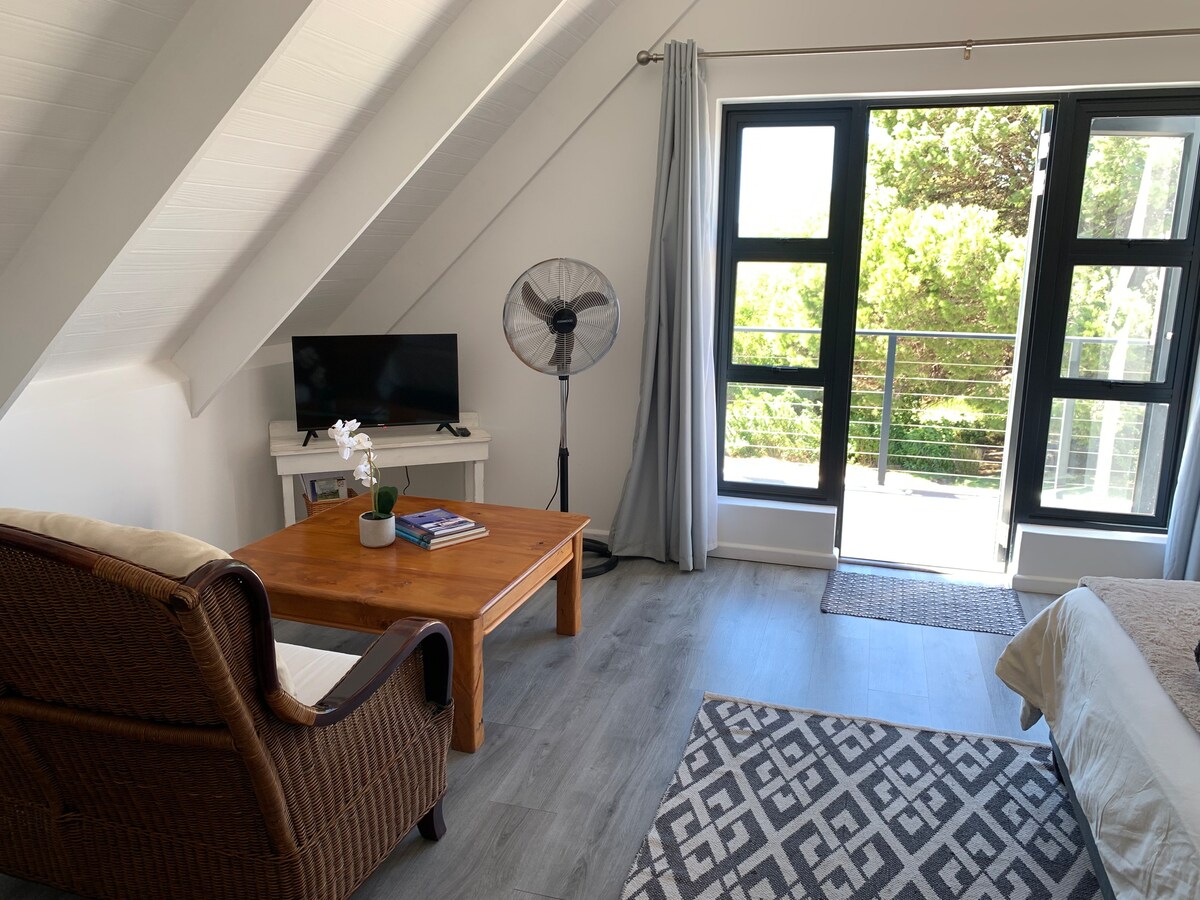 Escape to Milkwood Loft for a relaxing stay!