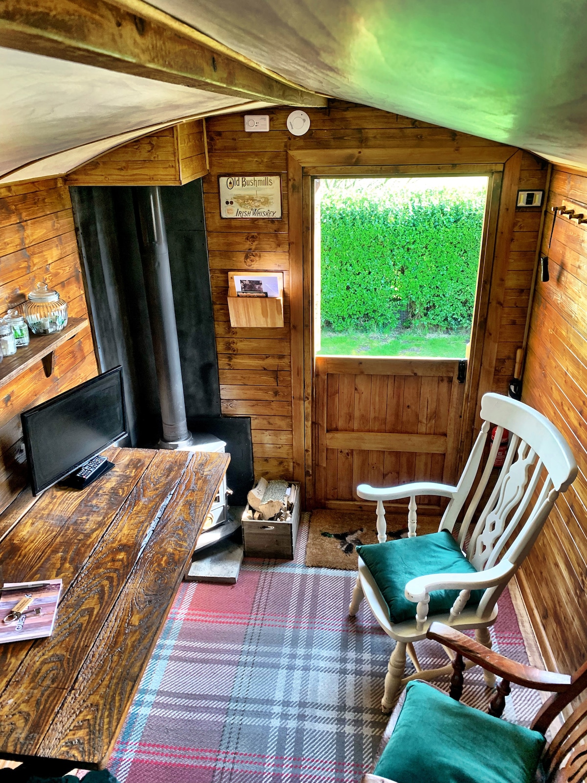 Cosy authentic Shepherds Hut, and all amenities.