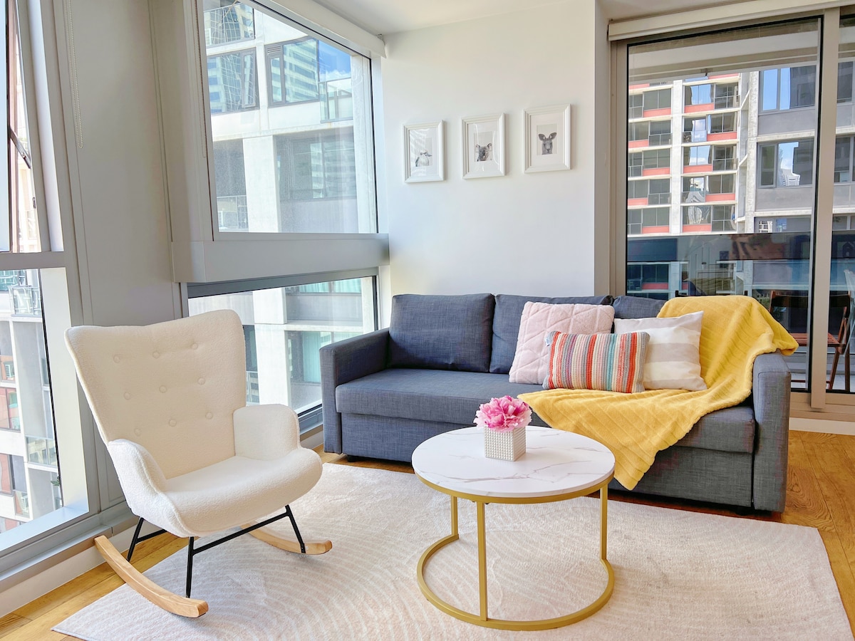 Stylish 2Br 2Bth@Southern Cross,Free Tram&Pool