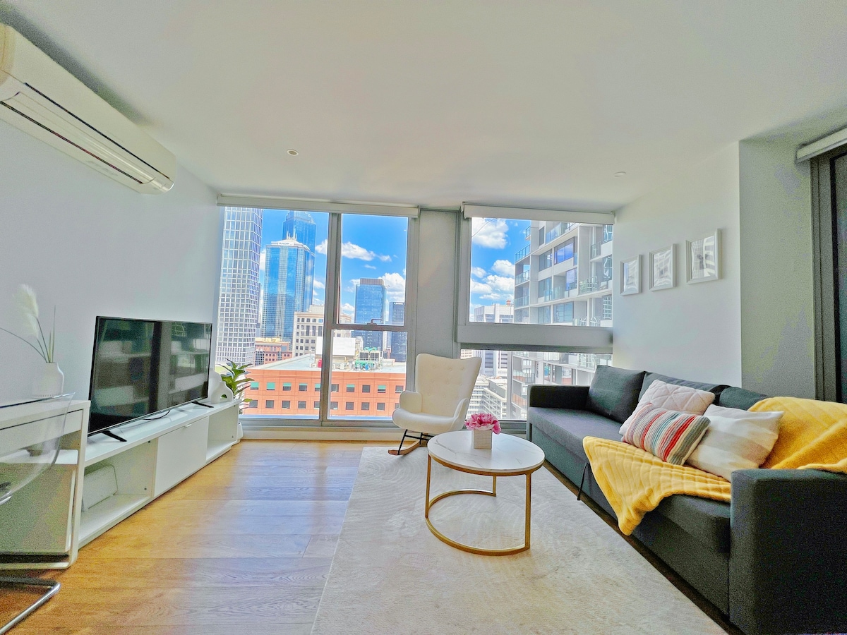 Stylish 2Br 2Bth@Southern Cross,Free Tram&Pool