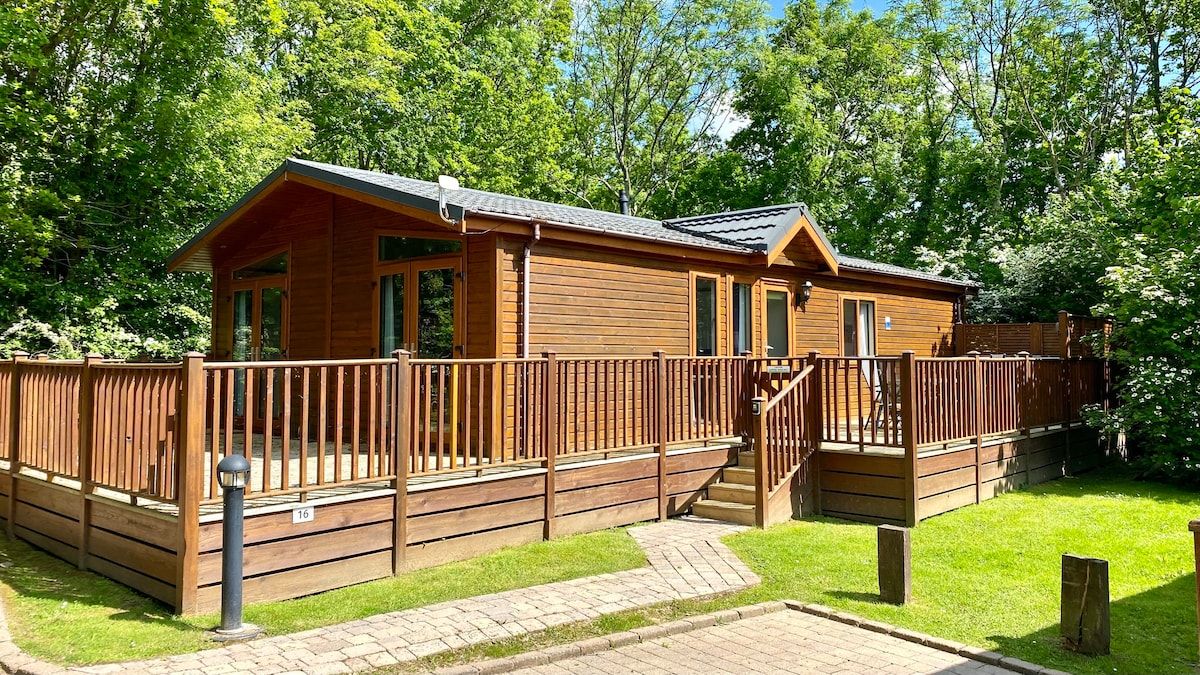 Devon Comfort Lodge - A Stylish Getaway in Devon