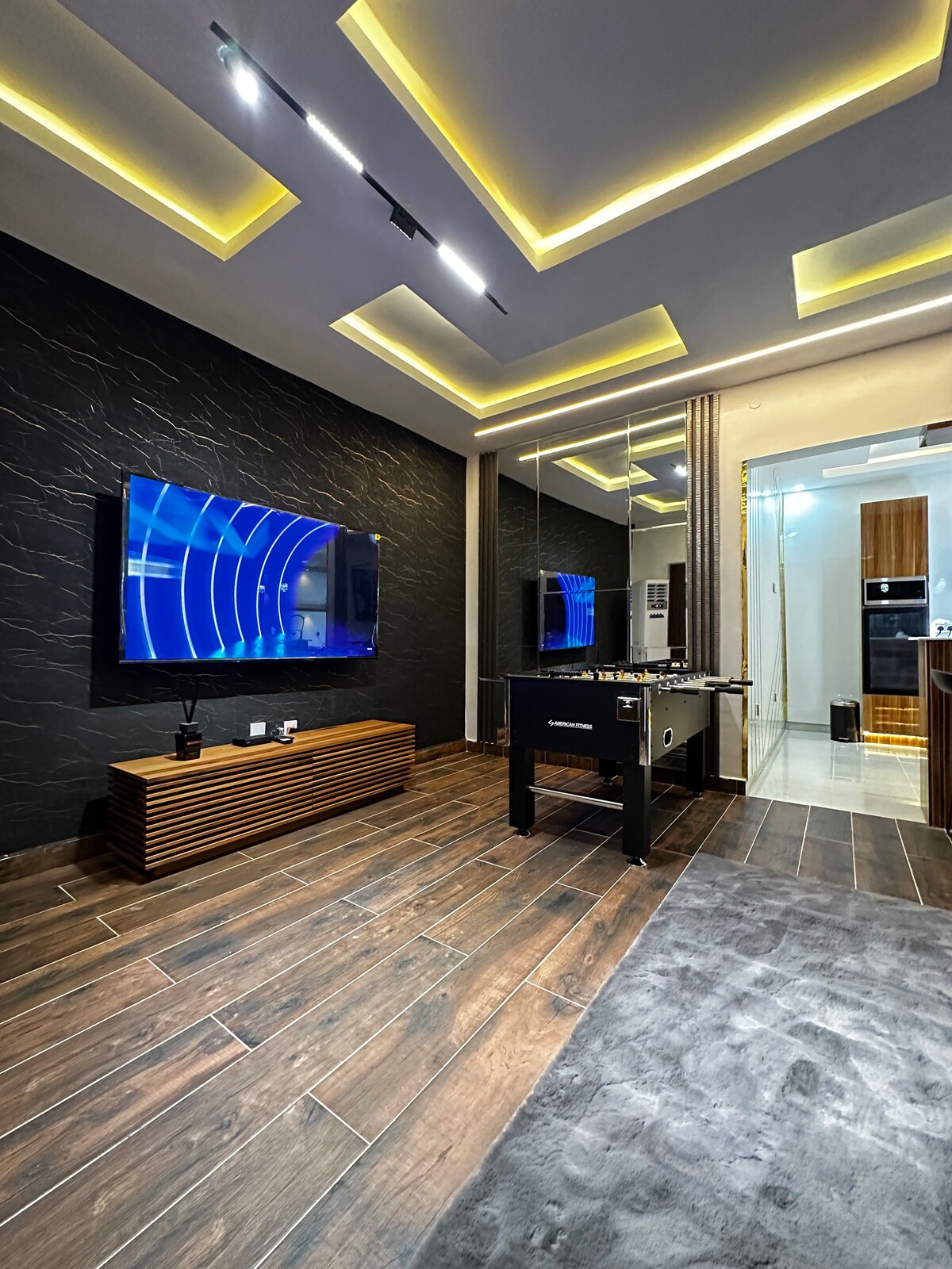 Luxe- C residence Apartments