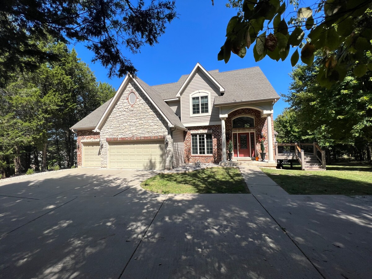 Luxury meets nature @ this Innsbrook stunning home