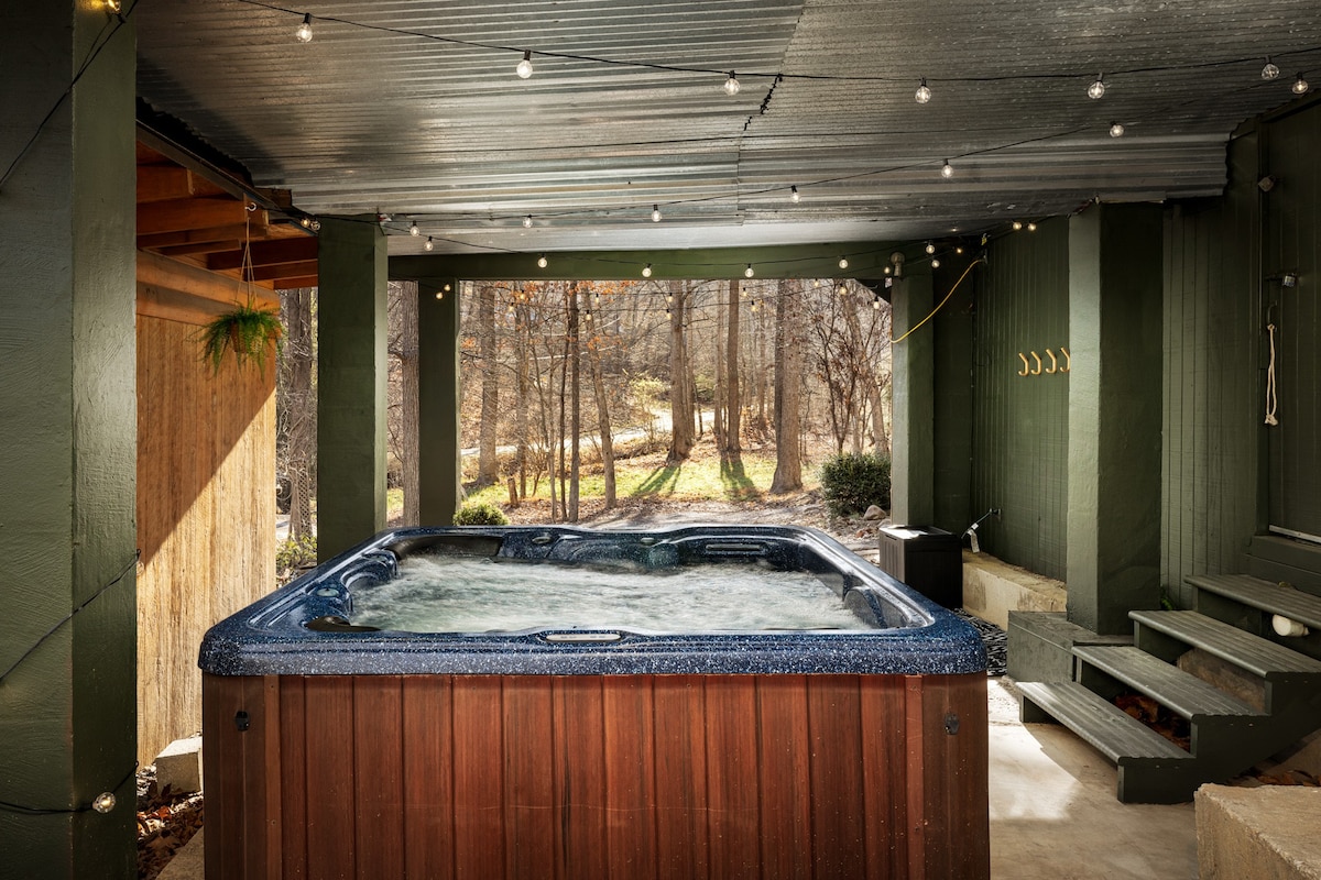 The Wizard's Chalet • Cozy nature escape • Hot Tub