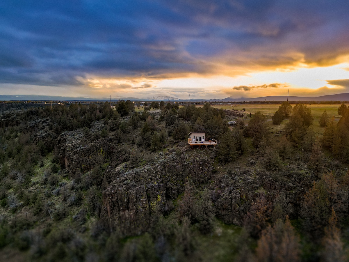 Cabin on The Rim