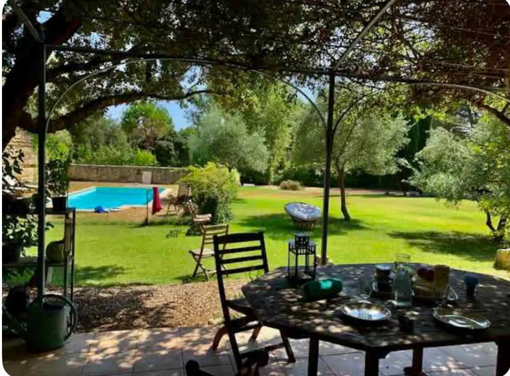La charmante carrière Provençale avec piscine