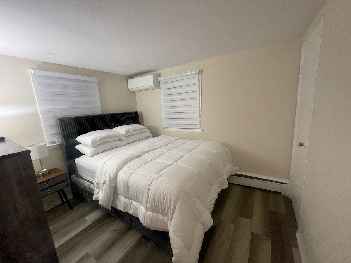 Clean 2BR Apt by UBS Arena & NYC