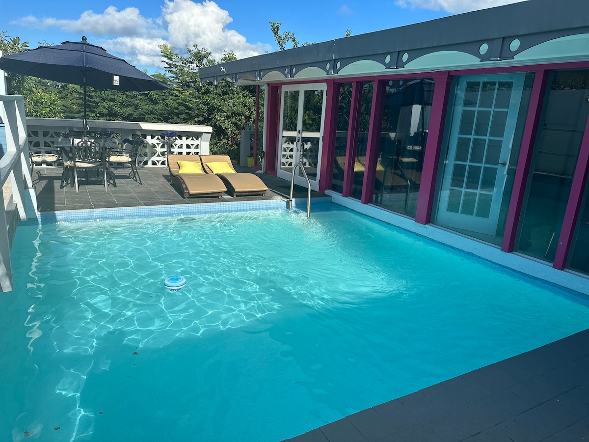 Private Pool Getaway in Smith Bay (Beach Nextdoor)