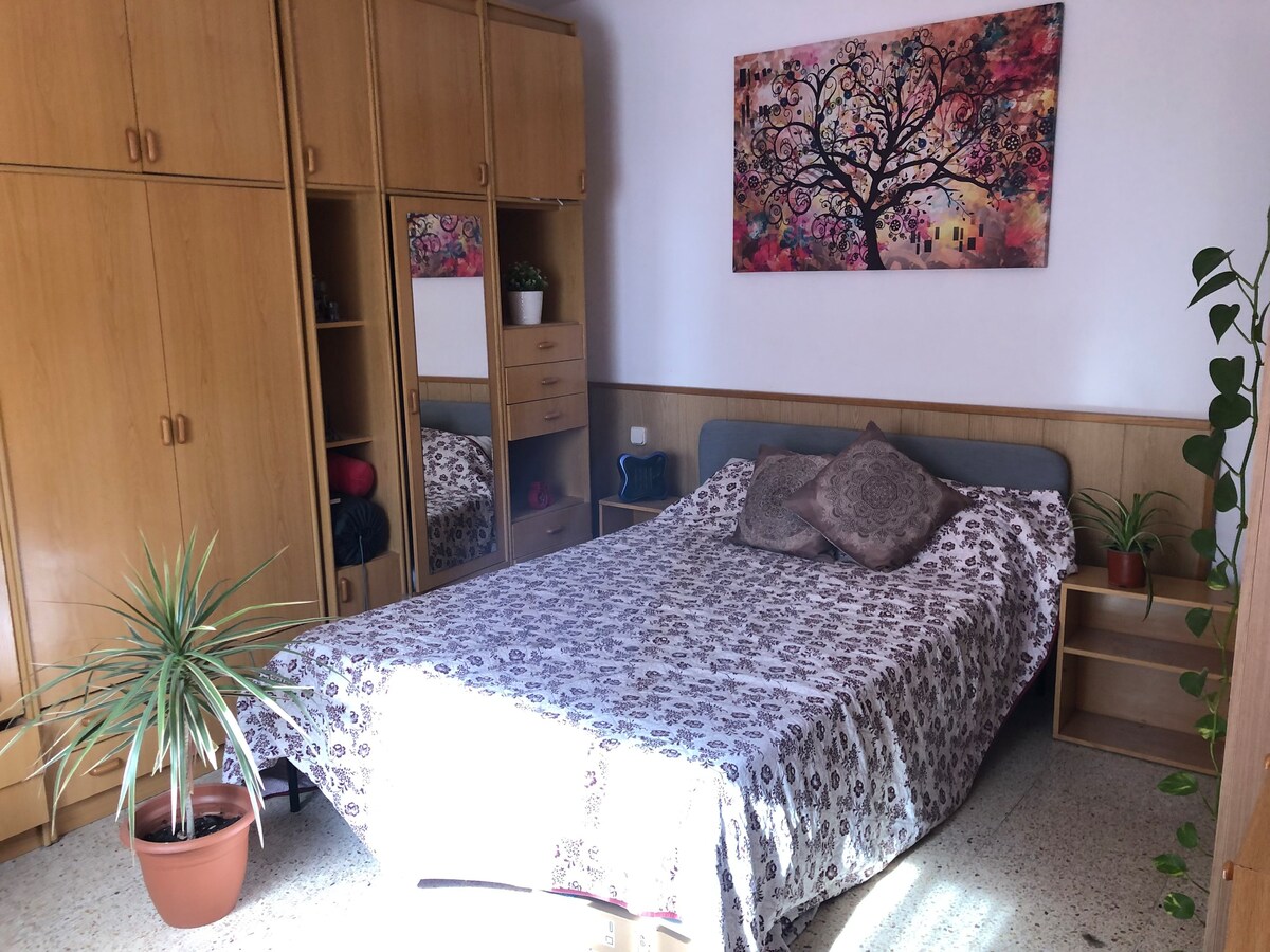 Large double room in Vilanova
