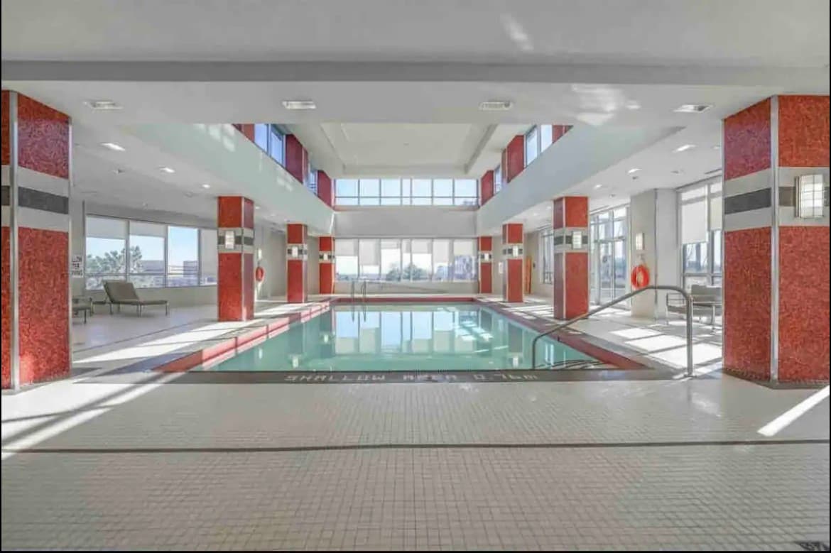 Toronto Condo w/ Pool, 7 Min to Airport & Downtown