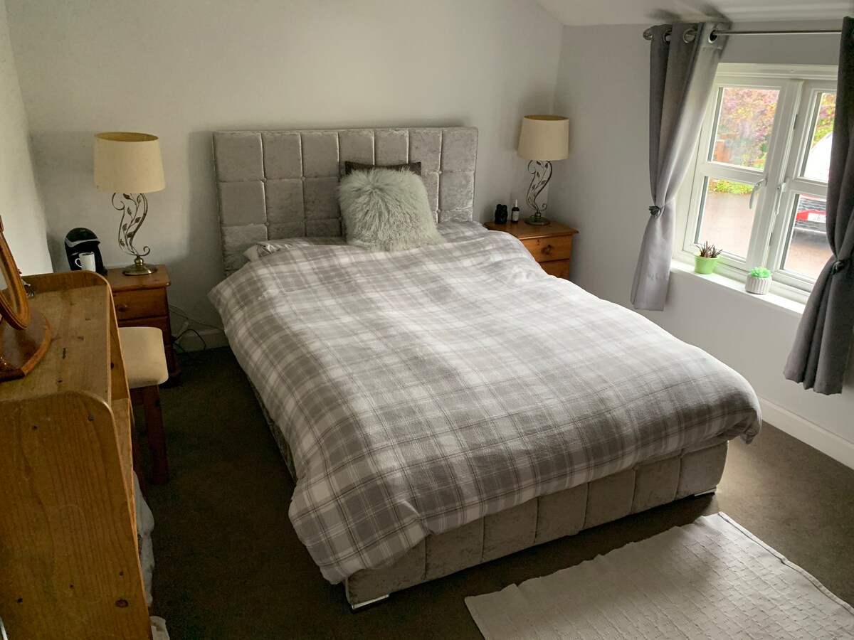 Peaceful double room in cottage