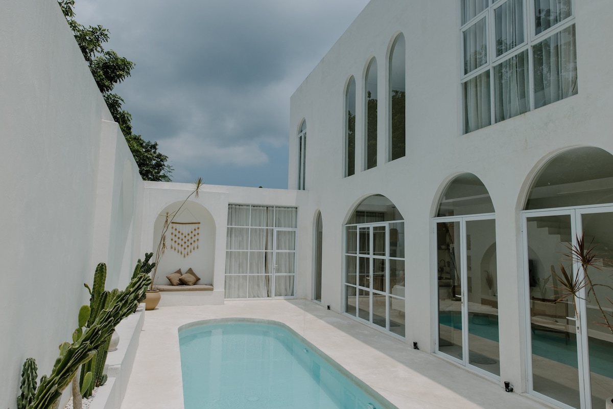 Jimbaran Brand New Luxury Mediterranean Villa