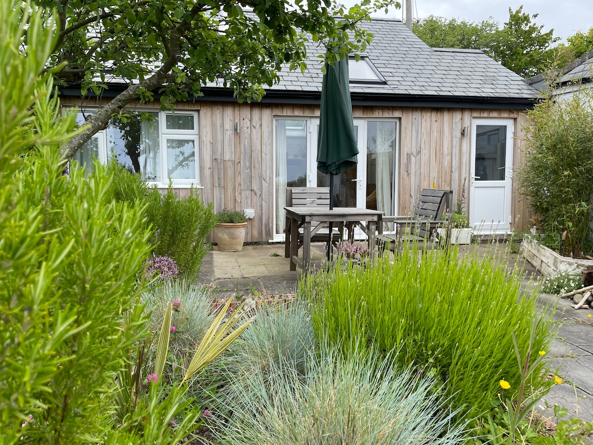 “Carrageen”, rural haven with sea views, near Bude