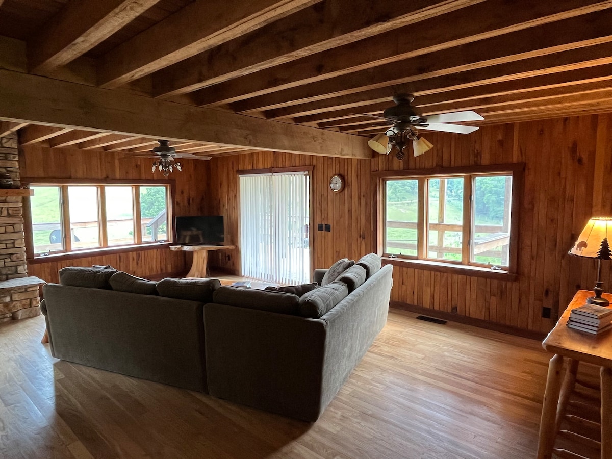 Cabin Located in SW Wisconsin