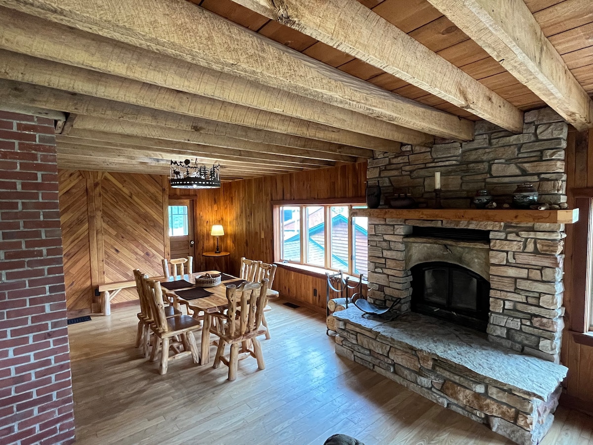 Cabin Located in SW Wisconsin