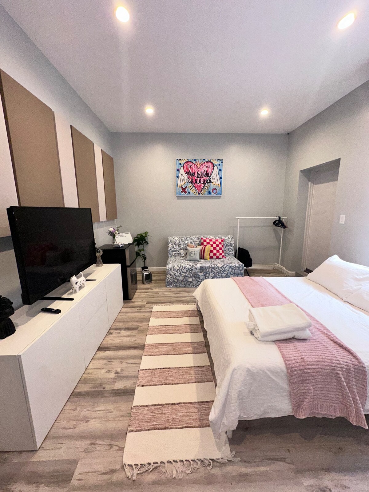 Private and cozy room NYC (Host in unit)
