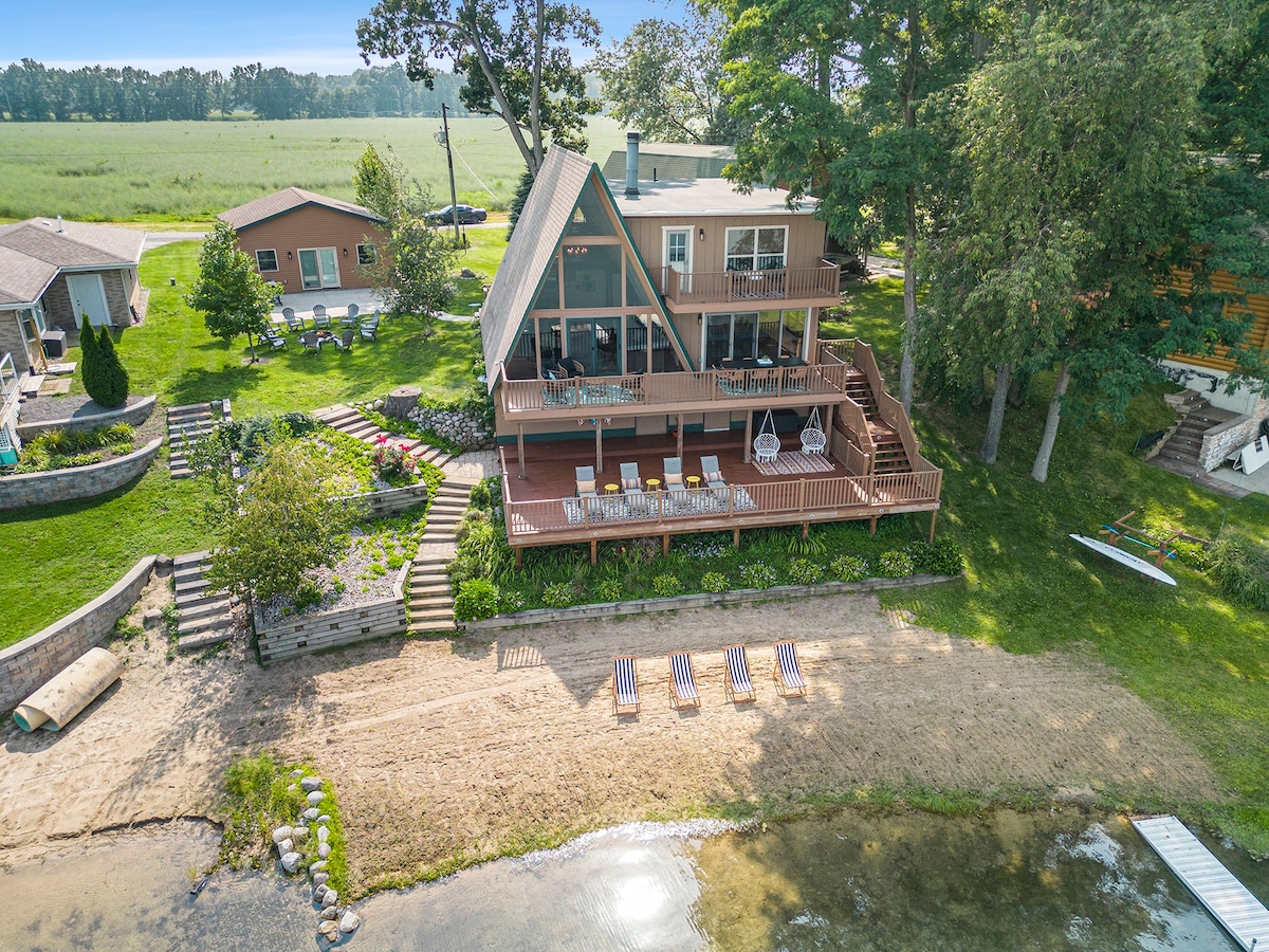 Lakefront A-Frame - Sandy Beach, Fire Pit, Kayak