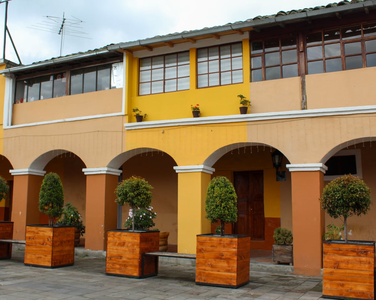 La Casa de la Plaza - Plaza intercultural Cayambe