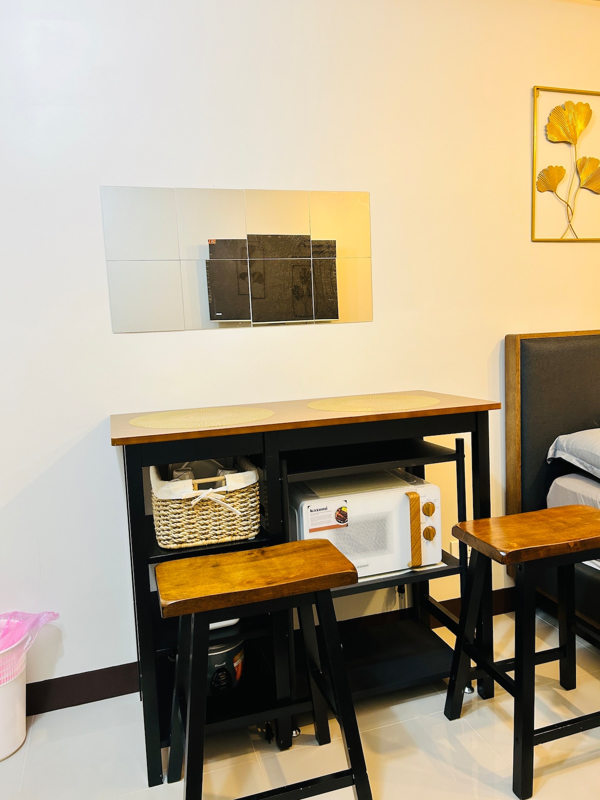 Cozy Corner Mactan condo rental