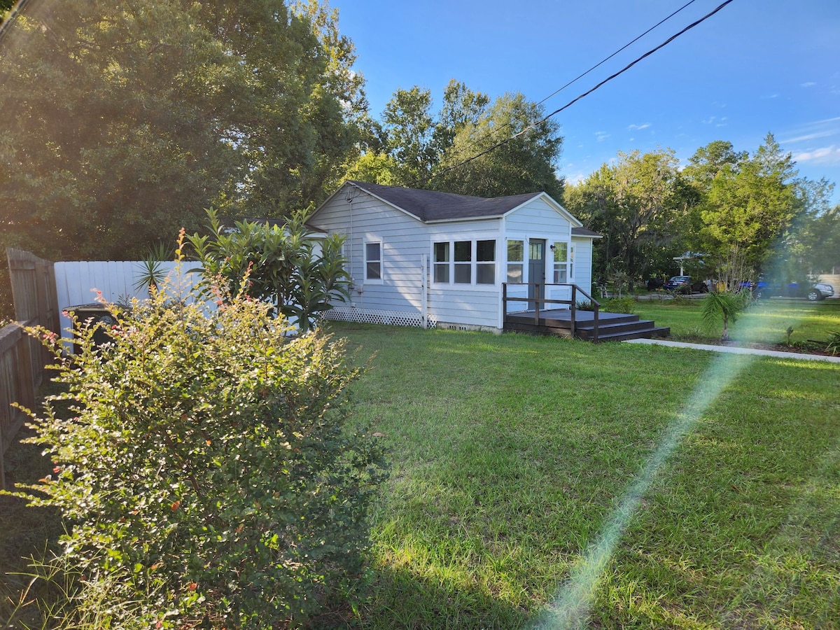 Peaceful Florida House For You