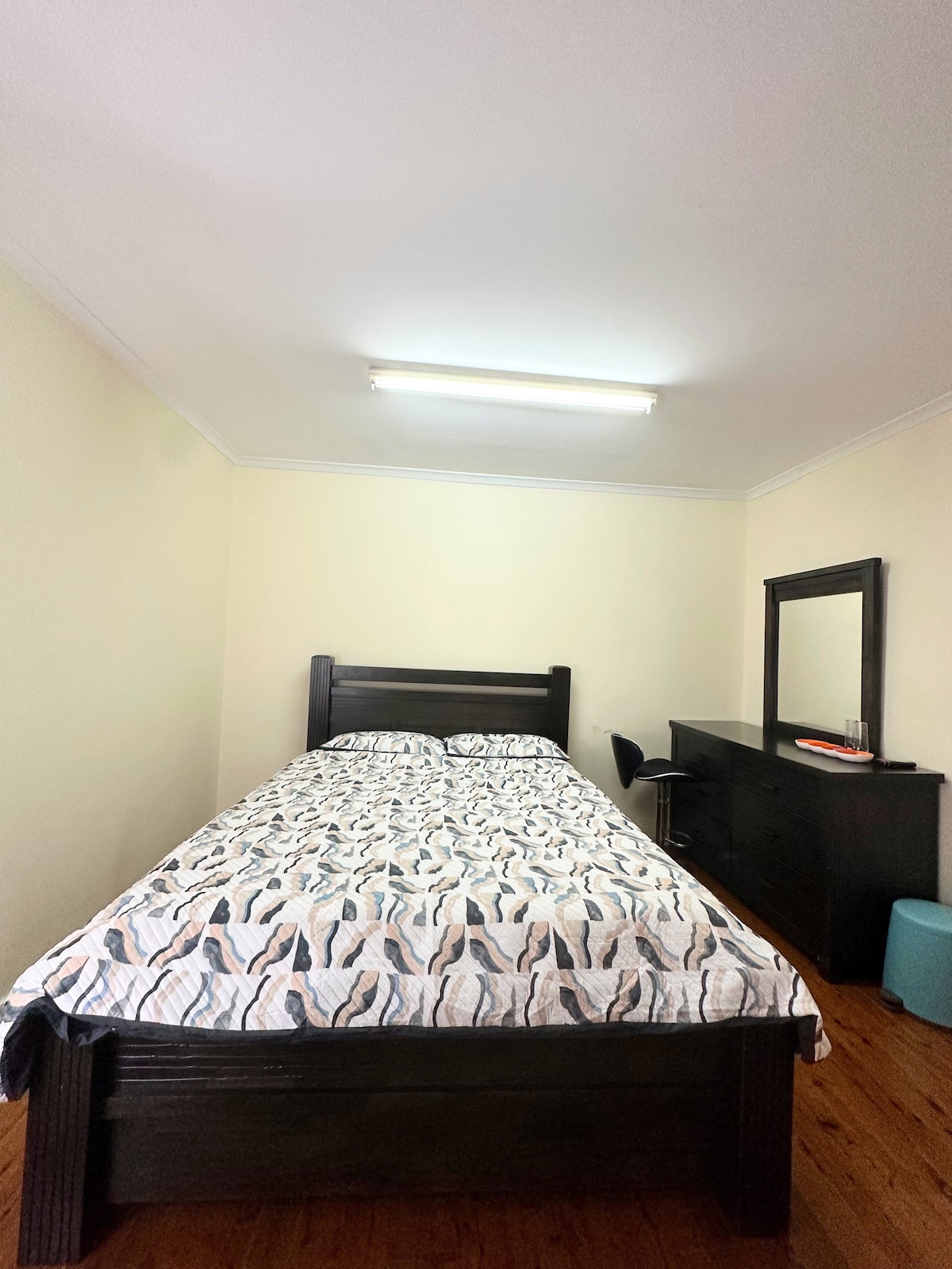 卡布拉马塔中央商务区标准双人床套房卧室