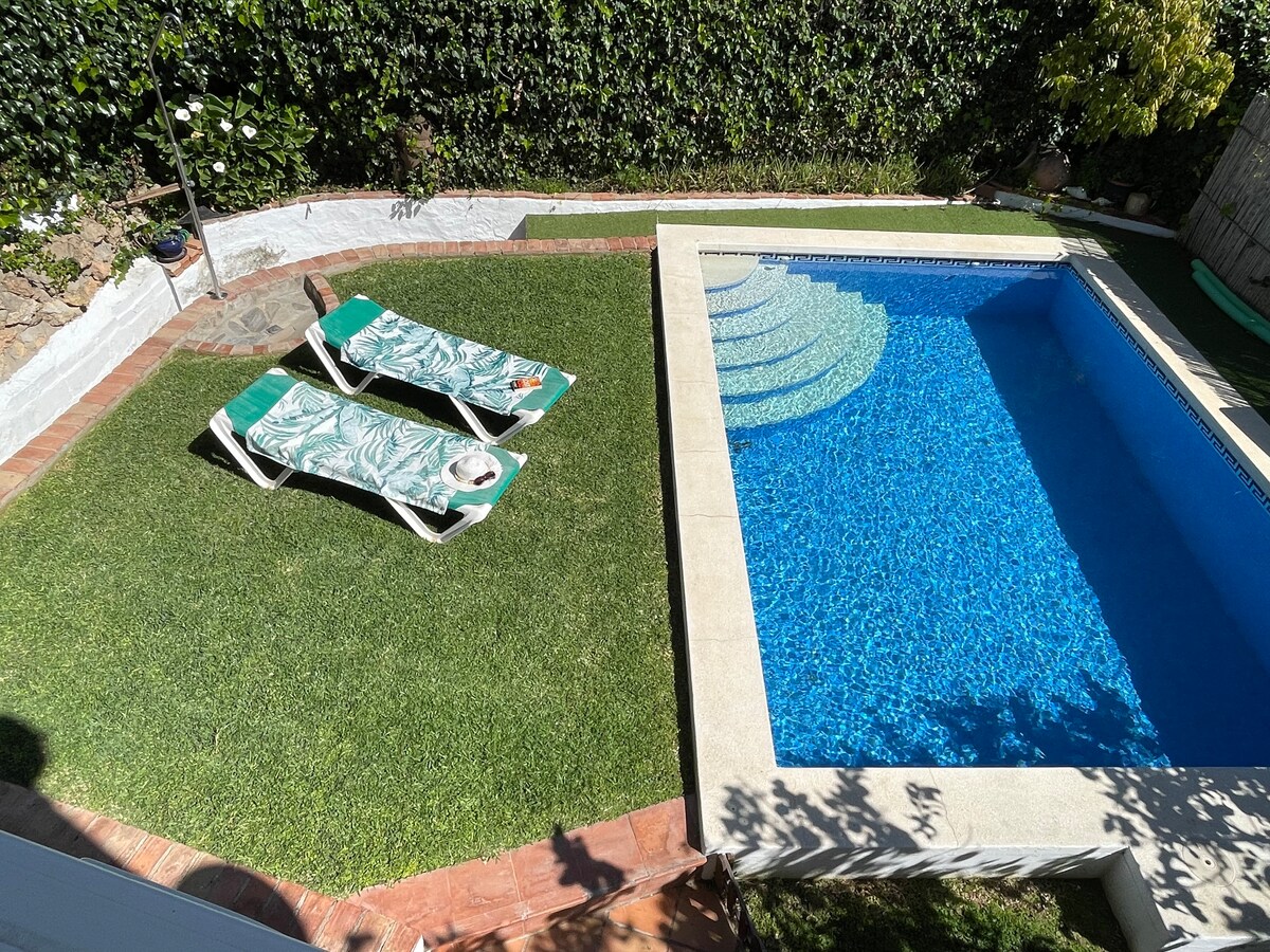 Villa Nerja private pool, parking & gardens
