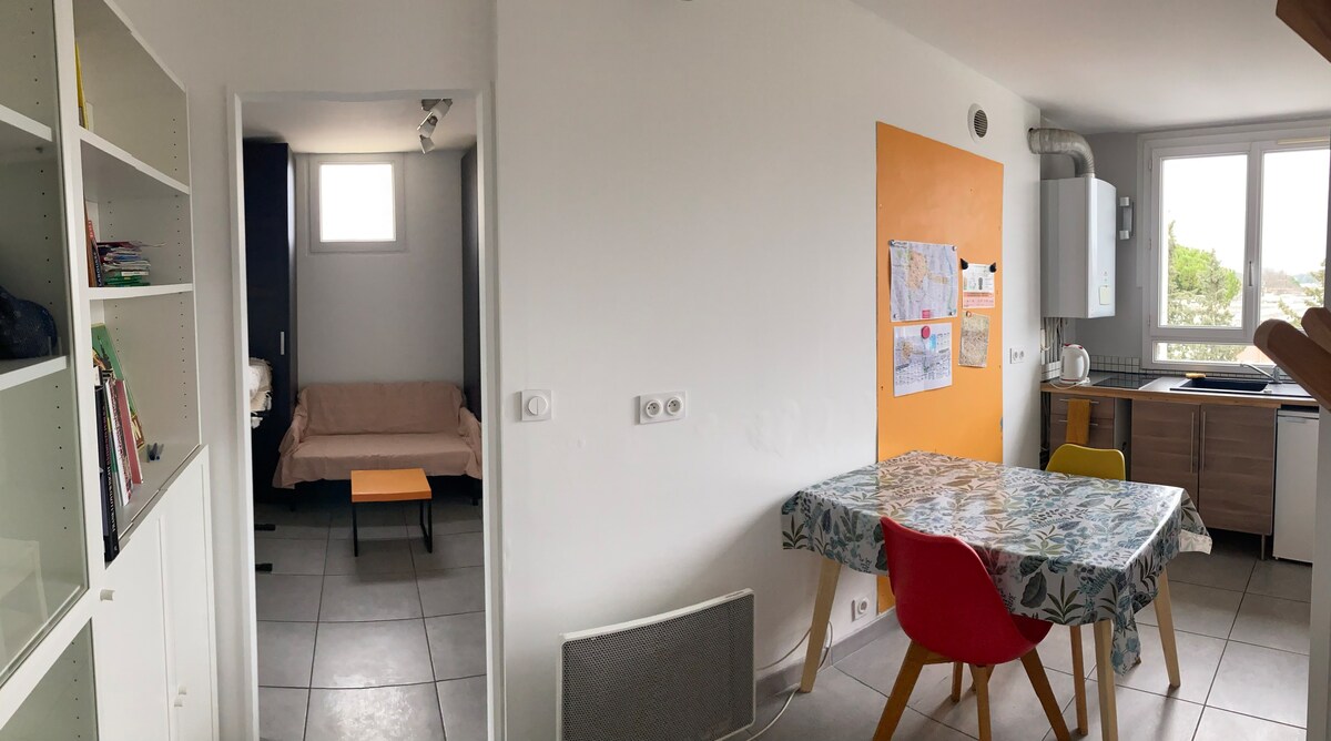 Appartement type F2 au calme