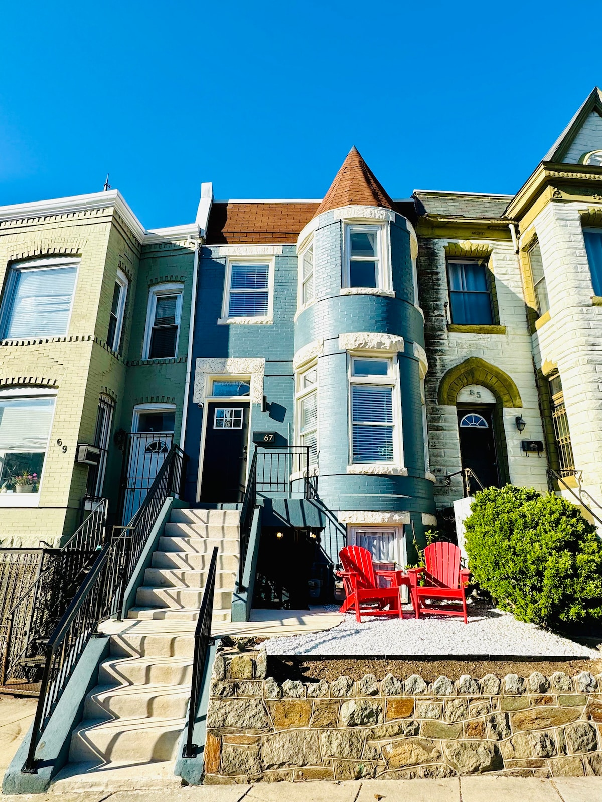 Modern 1 BR Private Apt in Historic DC Row House