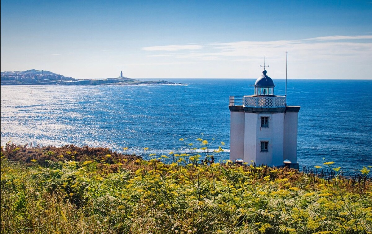 Balcón sobre el mar, casa diseño en Mera, Galicia