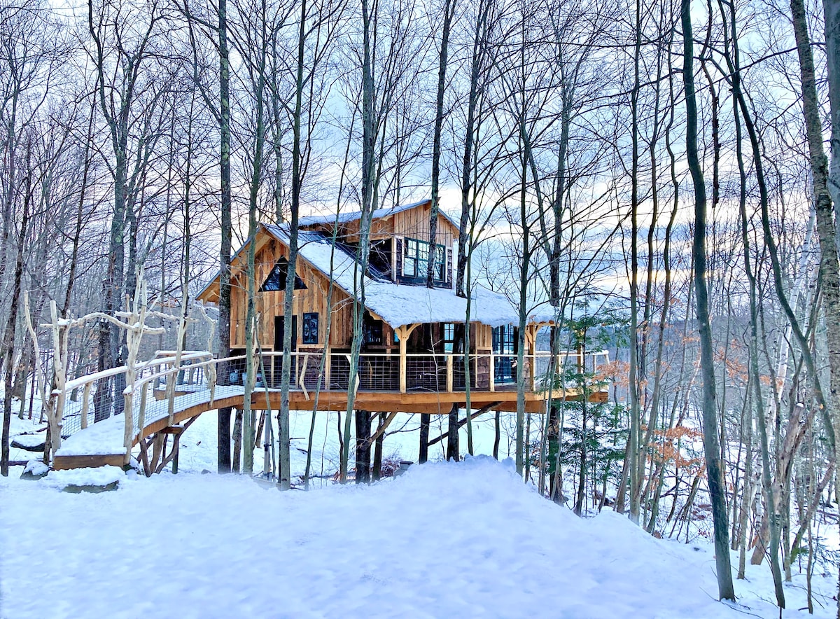 Big Treehouse @ Bliss Ridge - Best Views in VT!