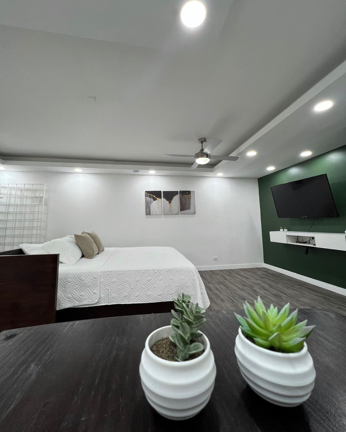 Emerald suite
