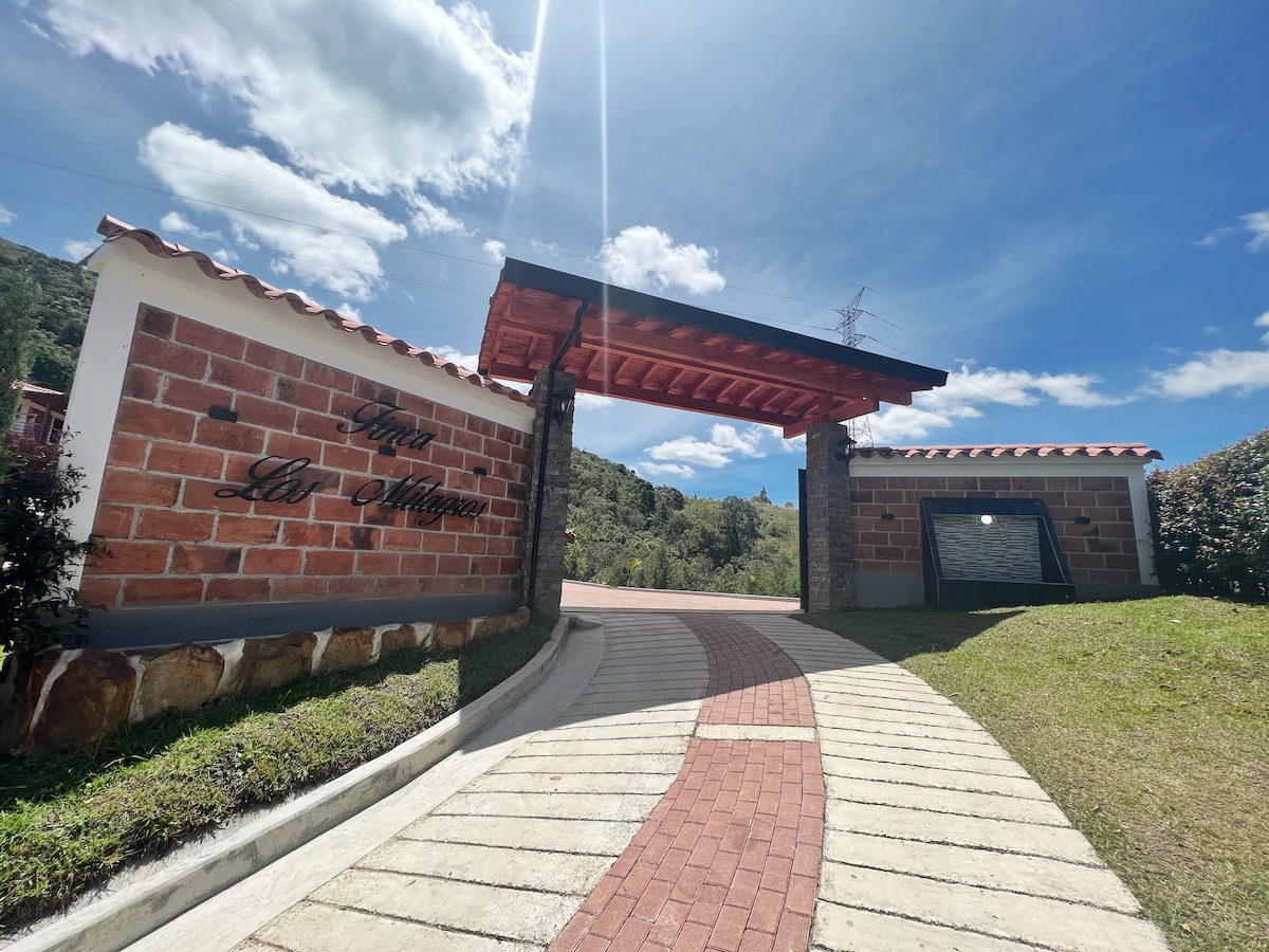 Finca de Lujo con Chimenea y Jacuzzi