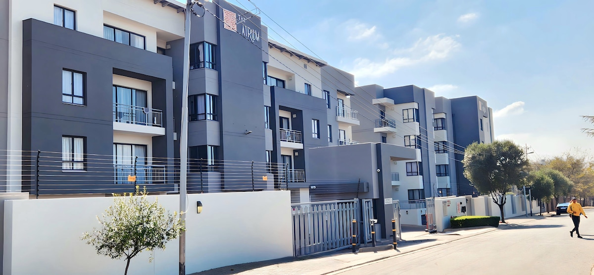Lovely one bedroom apartment in Sandton