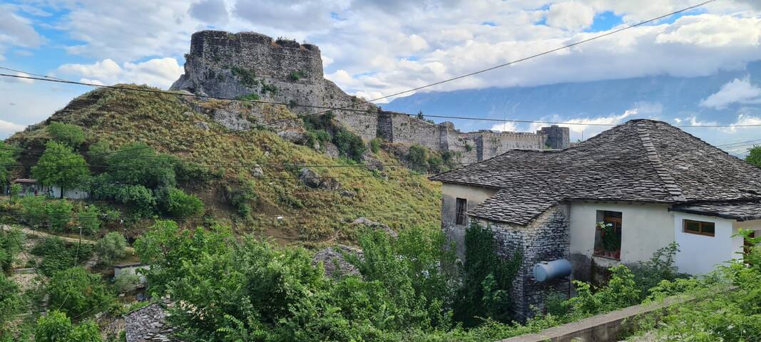 Gjirokastër的民宿