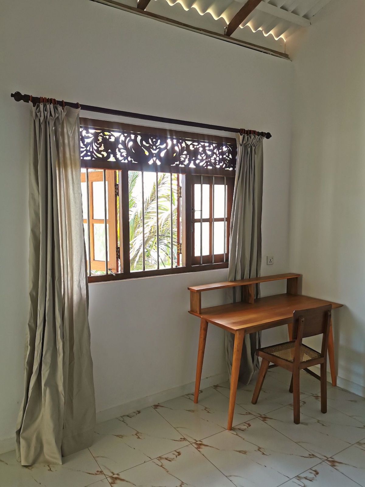 Thalmaha Guest House- room 1 - ocean view