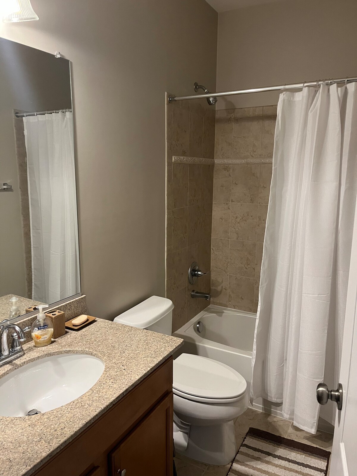 Private Room in Stone Ridge near Dulles Airport